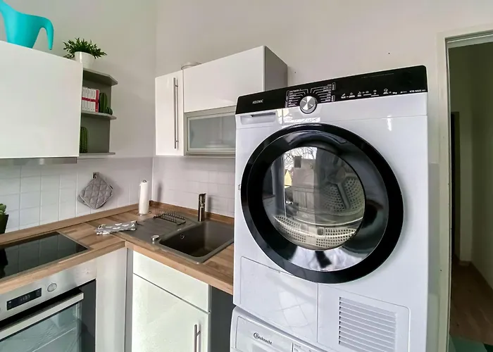 Zentrumsnahe Mit Ruhigem Balkon - 