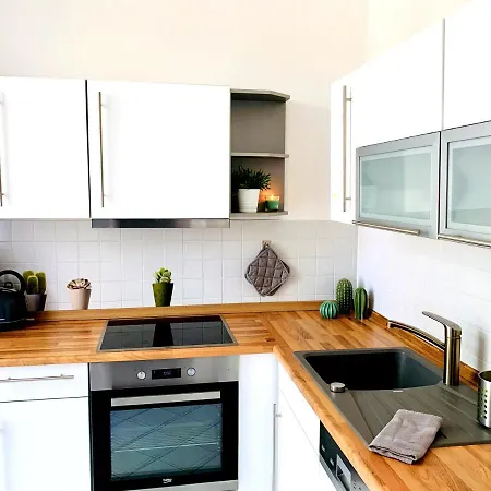 Zentrumsnahe Mit Ruhigem Balkon - 