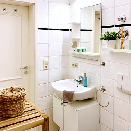 Zentrumsnahe Mit Ruhigem Balkon - 